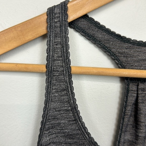 Lululemon 105 F Singlet Heathered Black Sz 6 - Picture 9 of 15